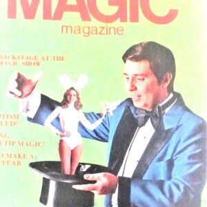 Aug 1975 Houdini's Magic Magazine  Magician Book Houdini Magic Tricks Puppet